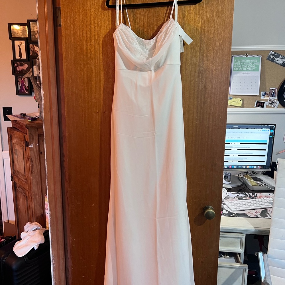 Galina BRAND NEW size 4 wedding dress